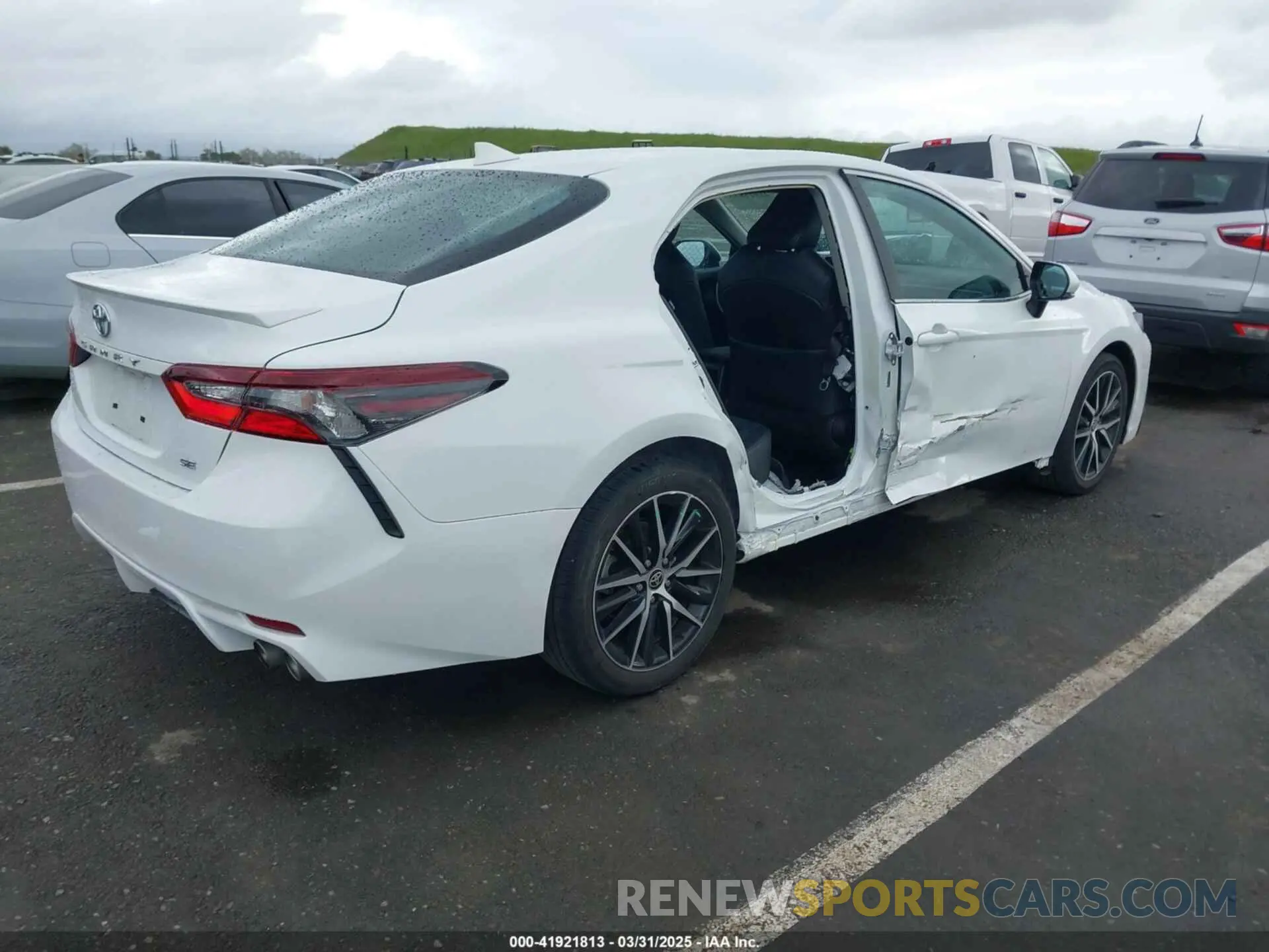4 fotografías del automóvil dañado 4T1T11AK6NU641990 TOYOTA CAMRY 2022