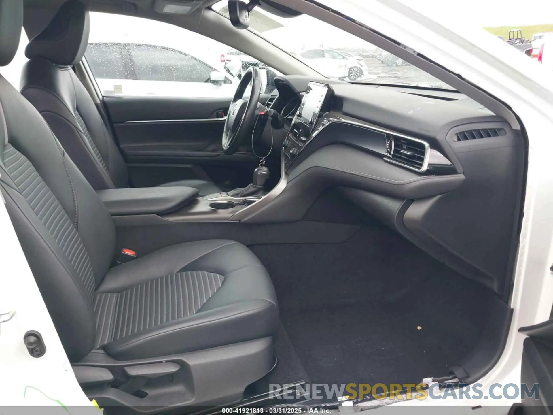 5 fotografías del automóvil dañado 4T1T11AK6NU641990 TOYOTA CAMRY 2022