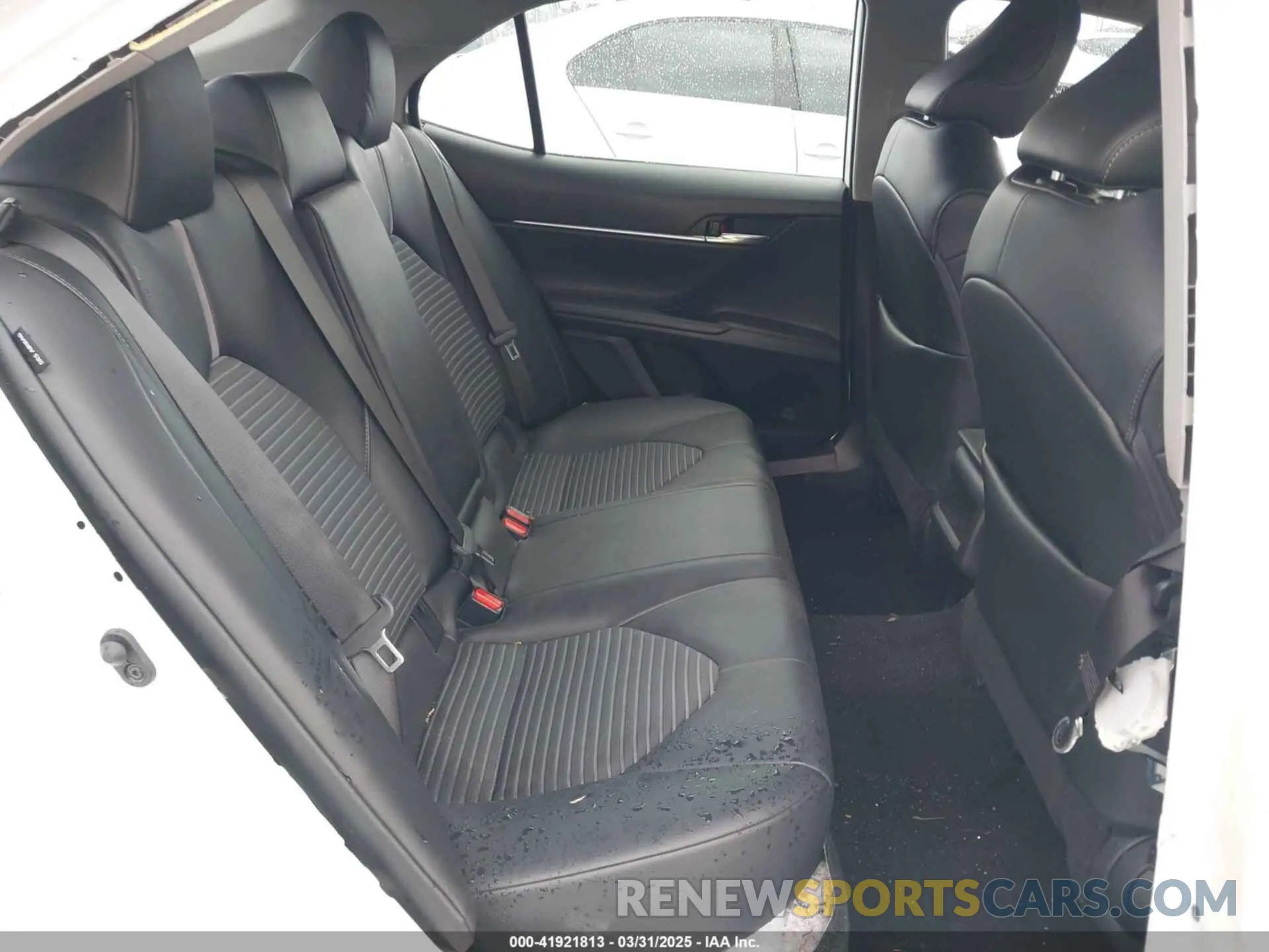 8 fotografías del automóvil dañado 4T1T11AK6NU641990 TOYOTA CAMRY 2022