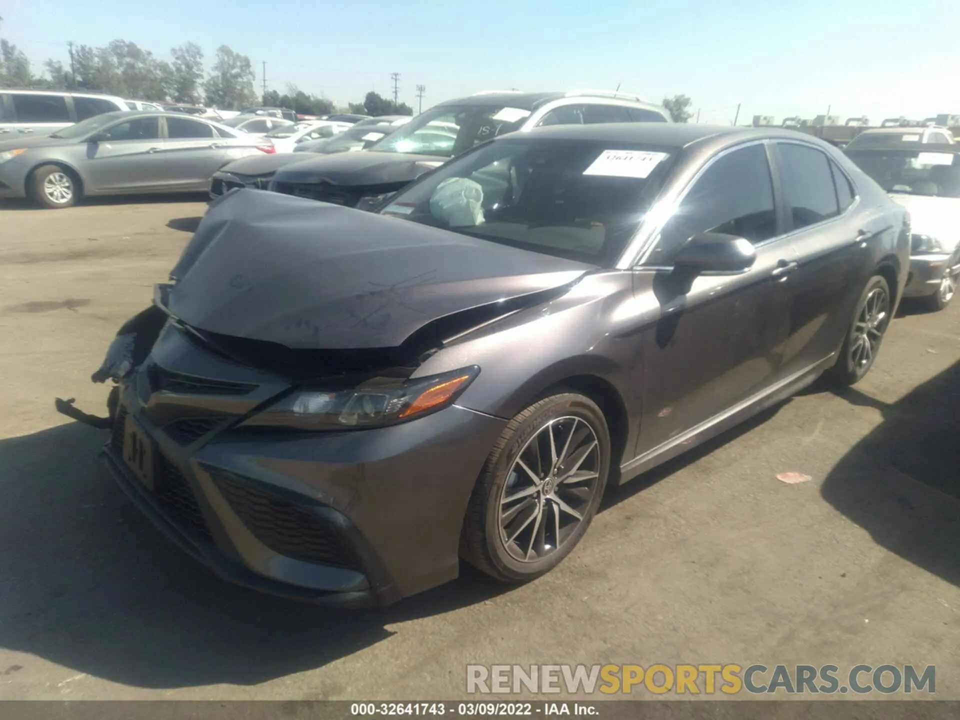 2 fotografías del automóvil dañado 4T1T11AK7NU008124 TOYOTA CAMRY 2022