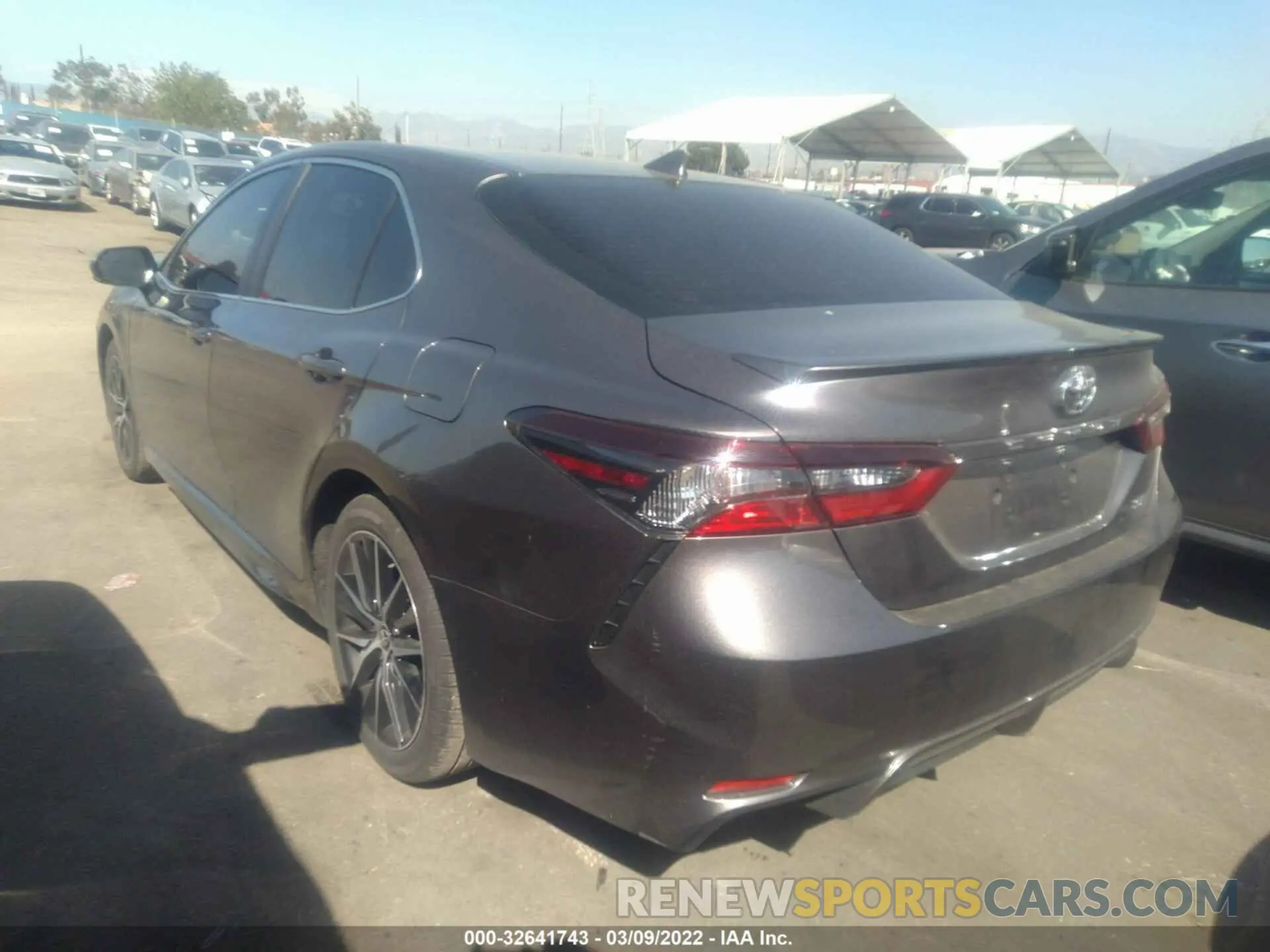 3 fotografías del automóvil dañado 4T1T11AK7NU008124 TOYOTA CAMRY 2022
