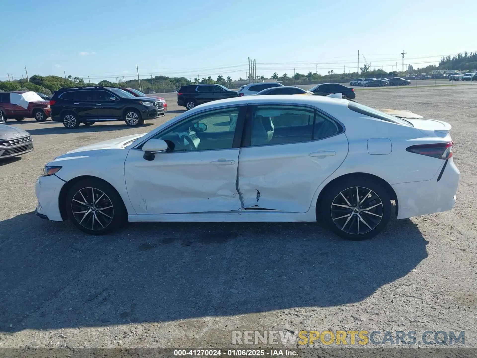 13 fotografías del automóvil dañado 4T1T11AK7NU637348 TOYOTA CAMRY 2022