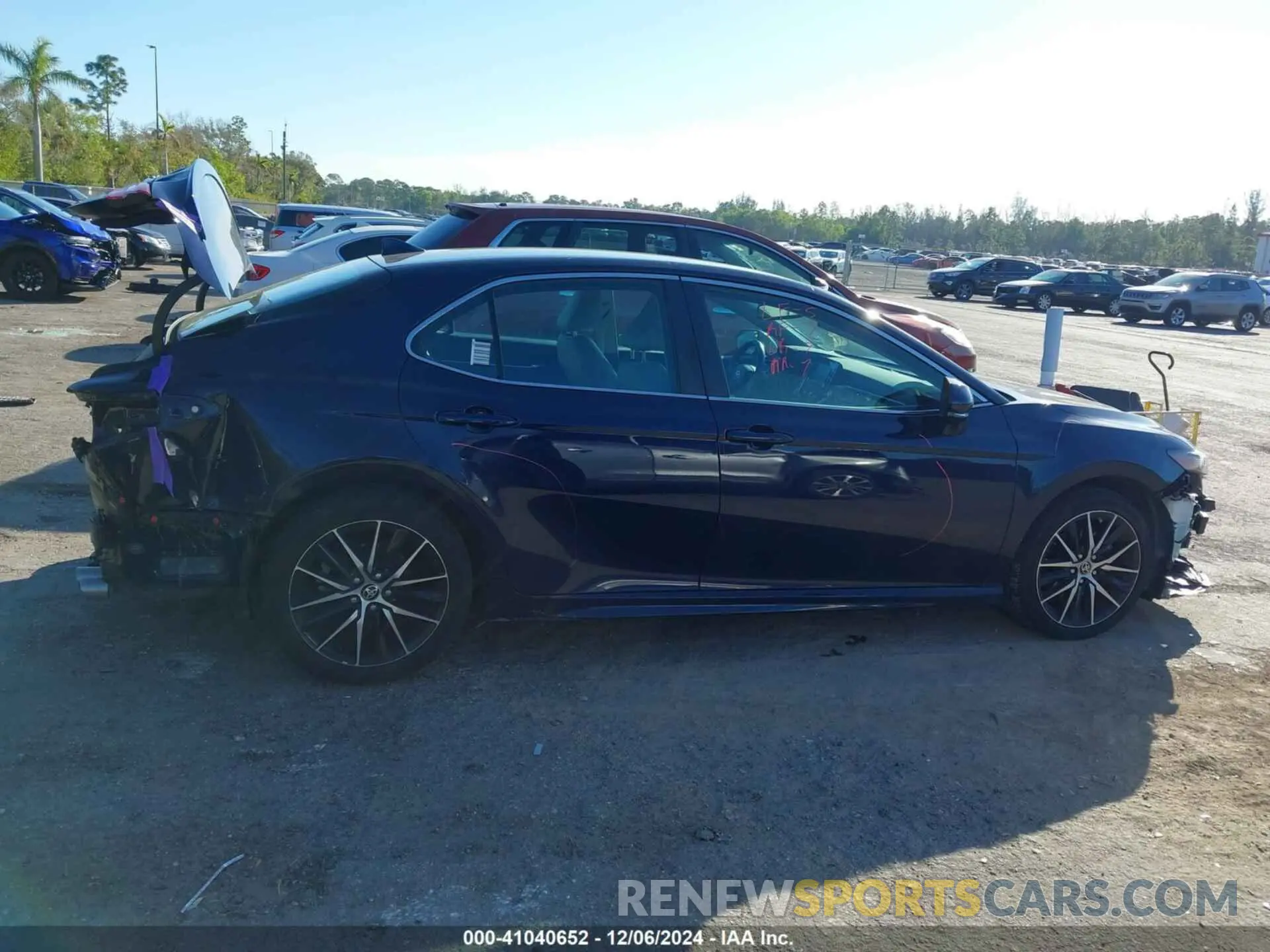 13 fotografías del automóvil dañado 4T1T11AK7NU641562 TOYOTA CAMRY 2022