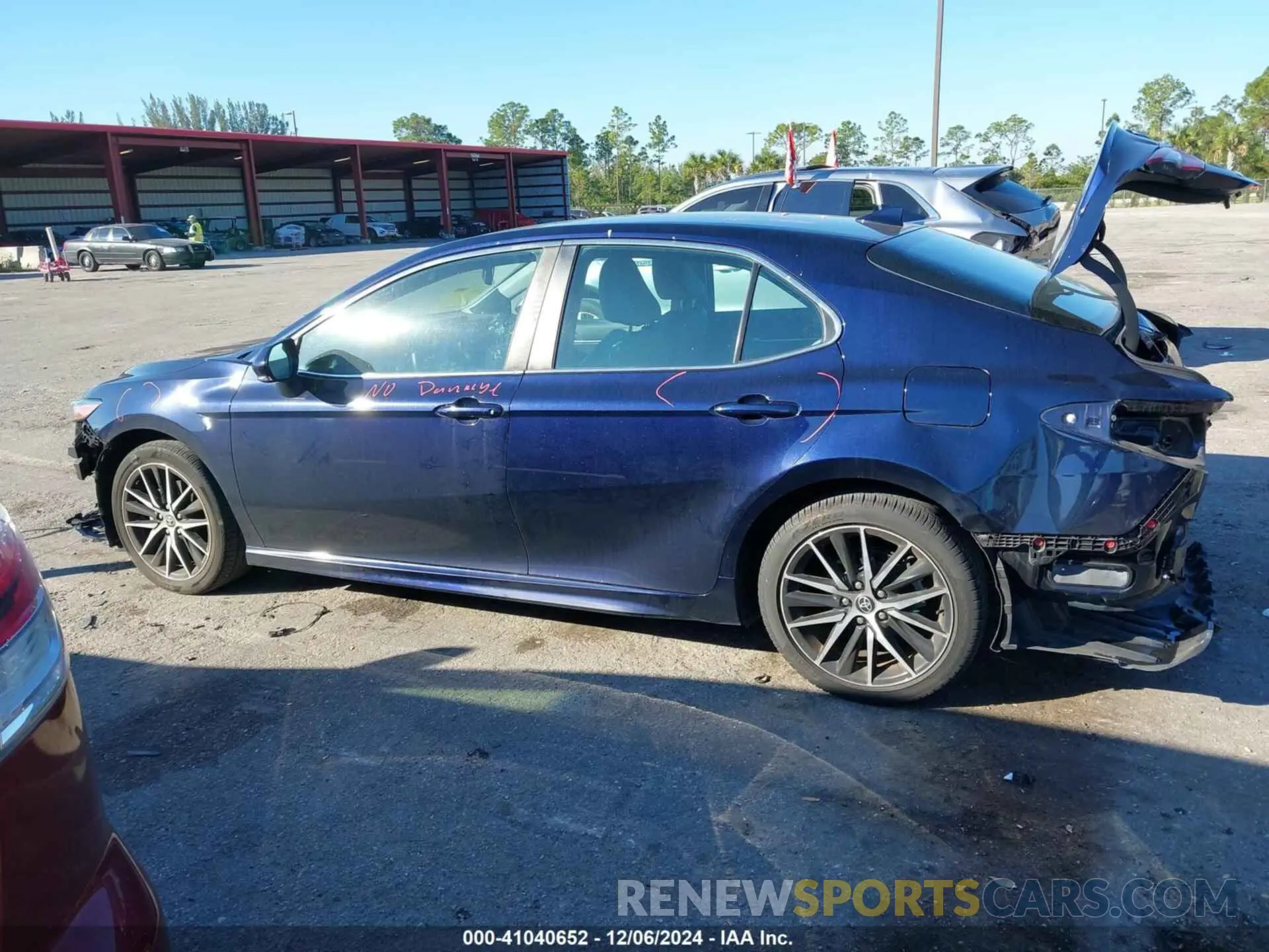 14 fotografías del automóvil dañado 4T1T11AK7NU641562 TOYOTA CAMRY 2022