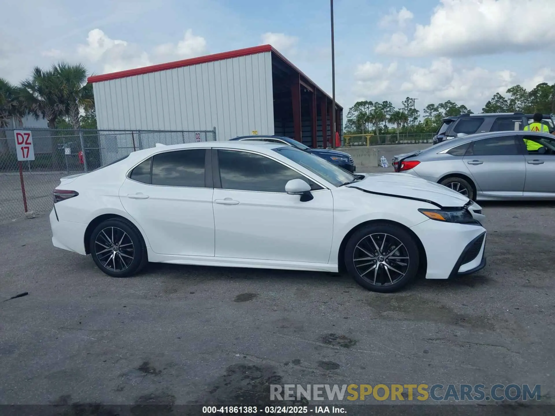 13 fotografías del automóvil dañado 4T1T11AK7NU668664 TOYOTA CAMRY 2022