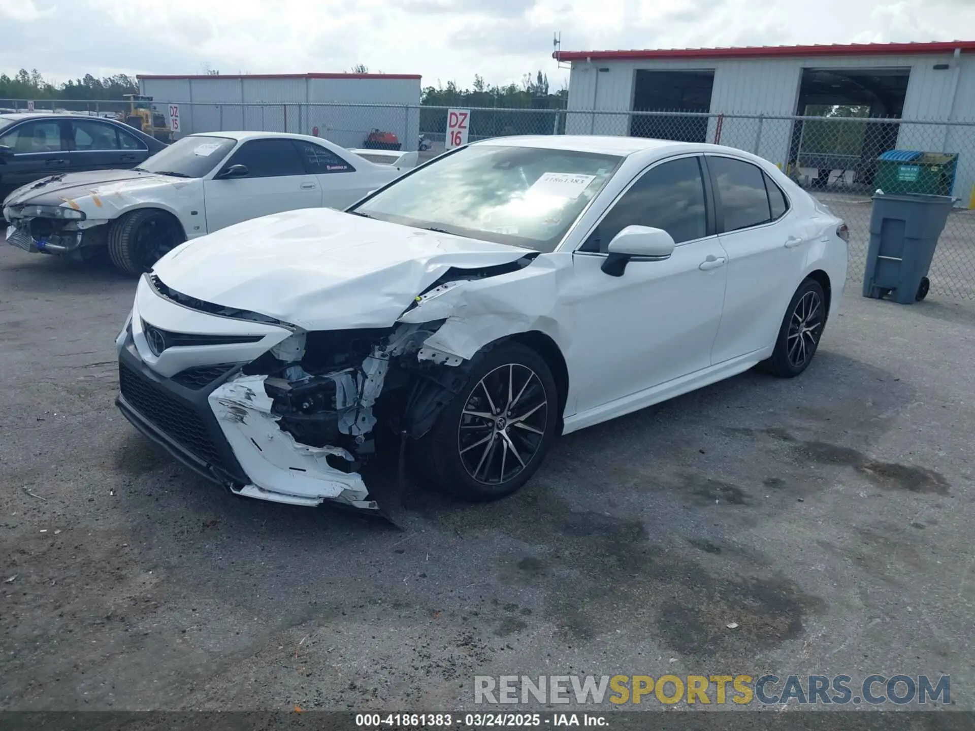 2 fotografías del automóvil dañado 4T1T11AK7NU668664 TOYOTA CAMRY 2022
