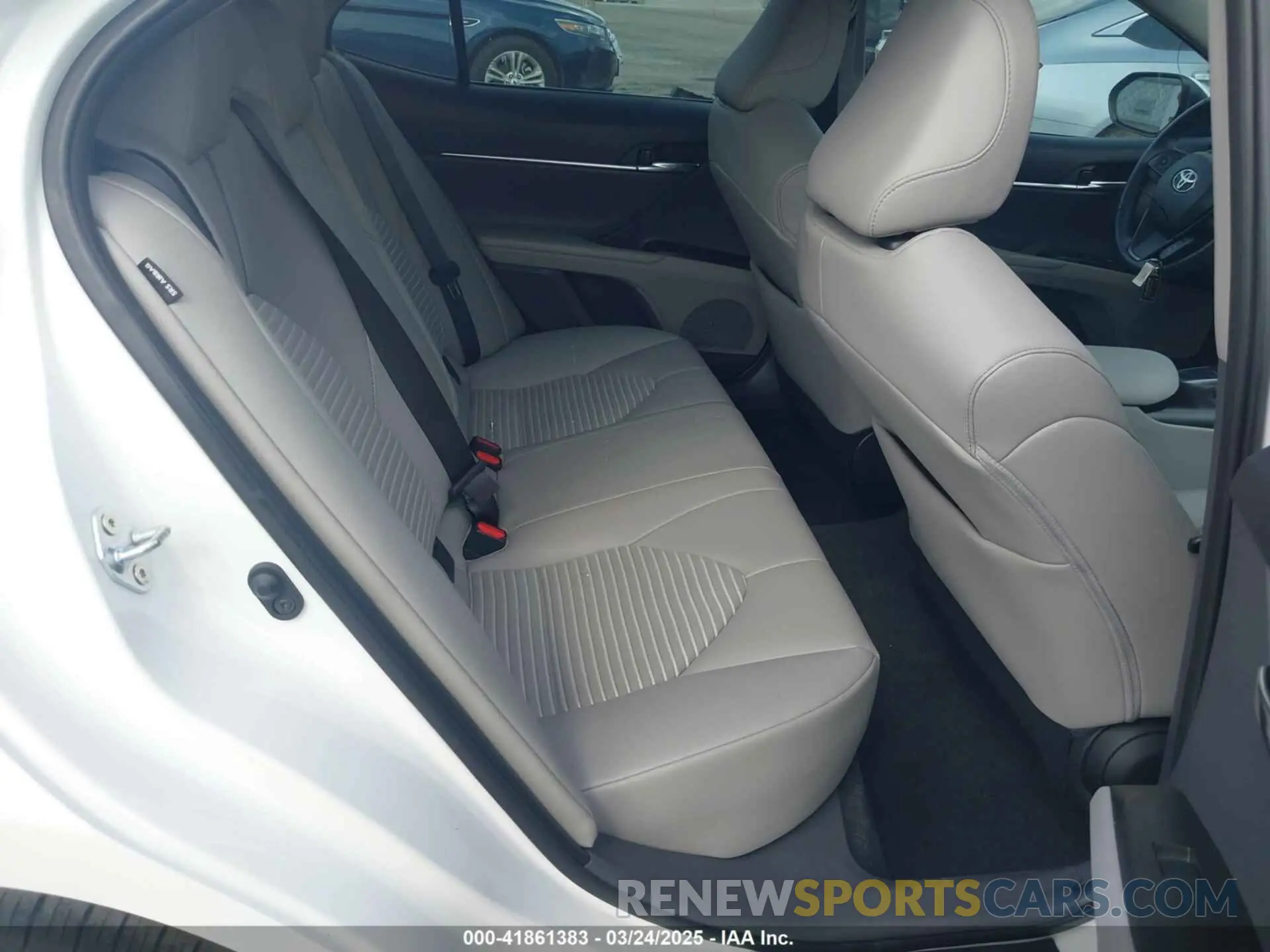 8 fotografías del automóvil dañado 4T1T11AK7NU668664 TOYOTA CAMRY 2022