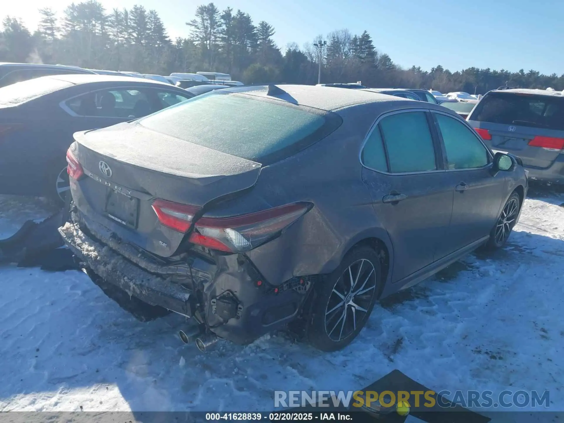4 fotografías del automóvil dañado 4T1T11AK7NU690017 TOYOTA CAMRY 2022