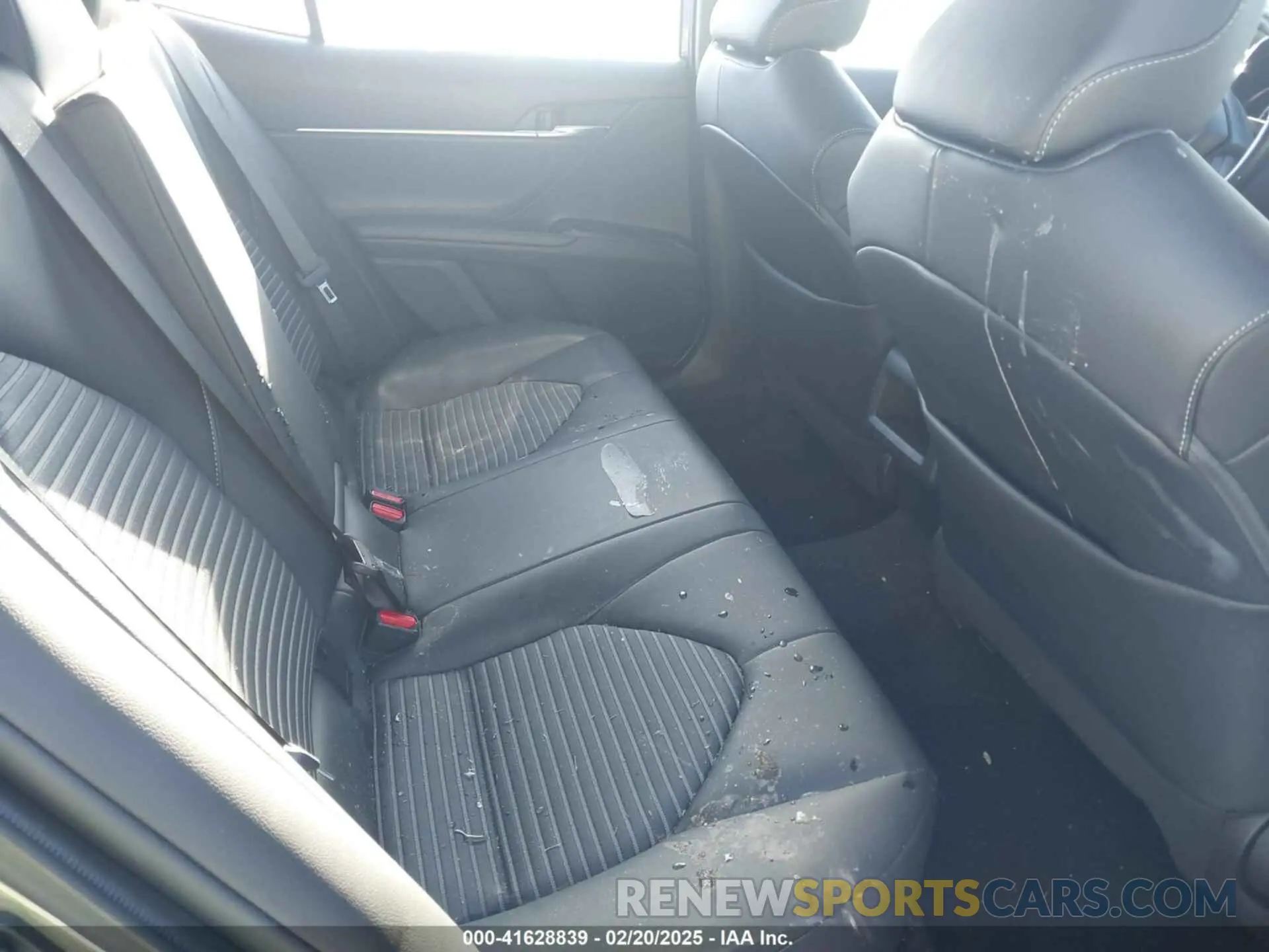 8 fotografías del automóvil dañado 4T1T11AK7NU690017 TOYOTA CAMRY 2022