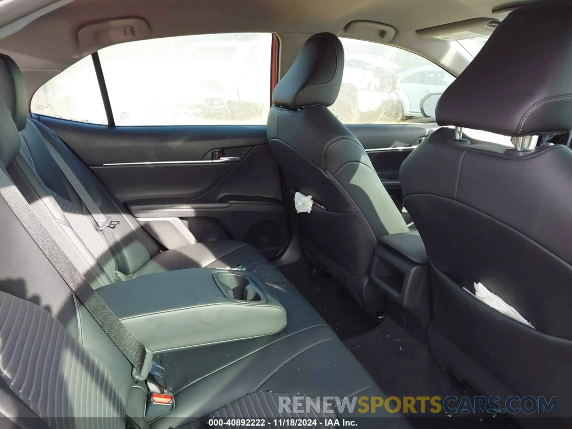 8 fotografías del automóvil dañado 4T1T11AK8NU040628 TOYOTA CAMRY 2022