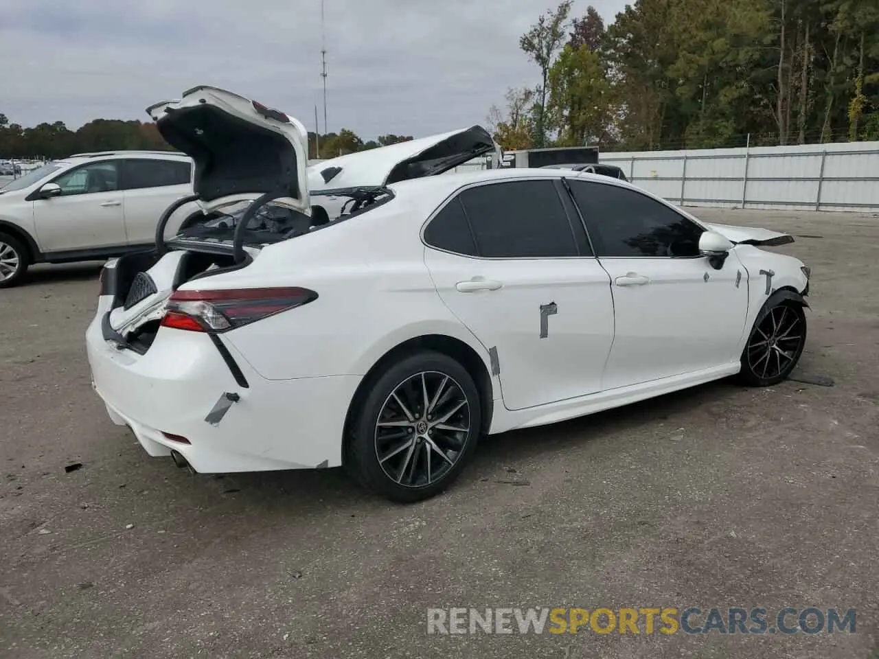 3 fotografías del automóvil dañado 4T1T11AK9NU012689 TOYOTA CAMRY 2022