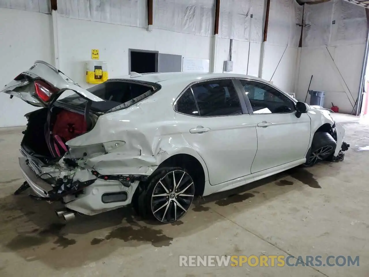 3 fotografías del automóvil dañado 4T1T11AKXNU002446 TOYOTA CAMRY 2022