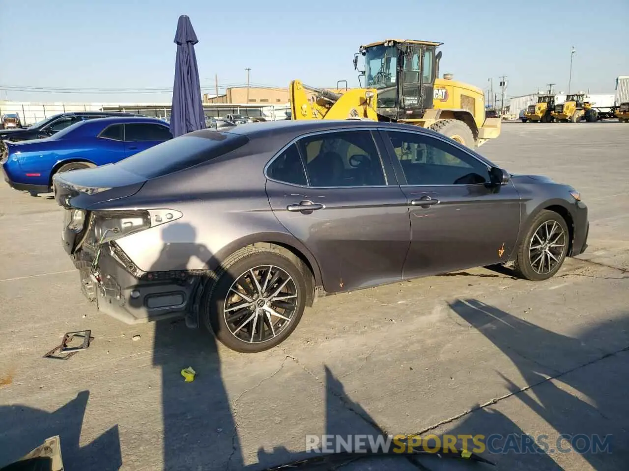 3 fotografías del automóvil dañado 4T1T11AKXNU626635 TOYOTA CAMRY 2022