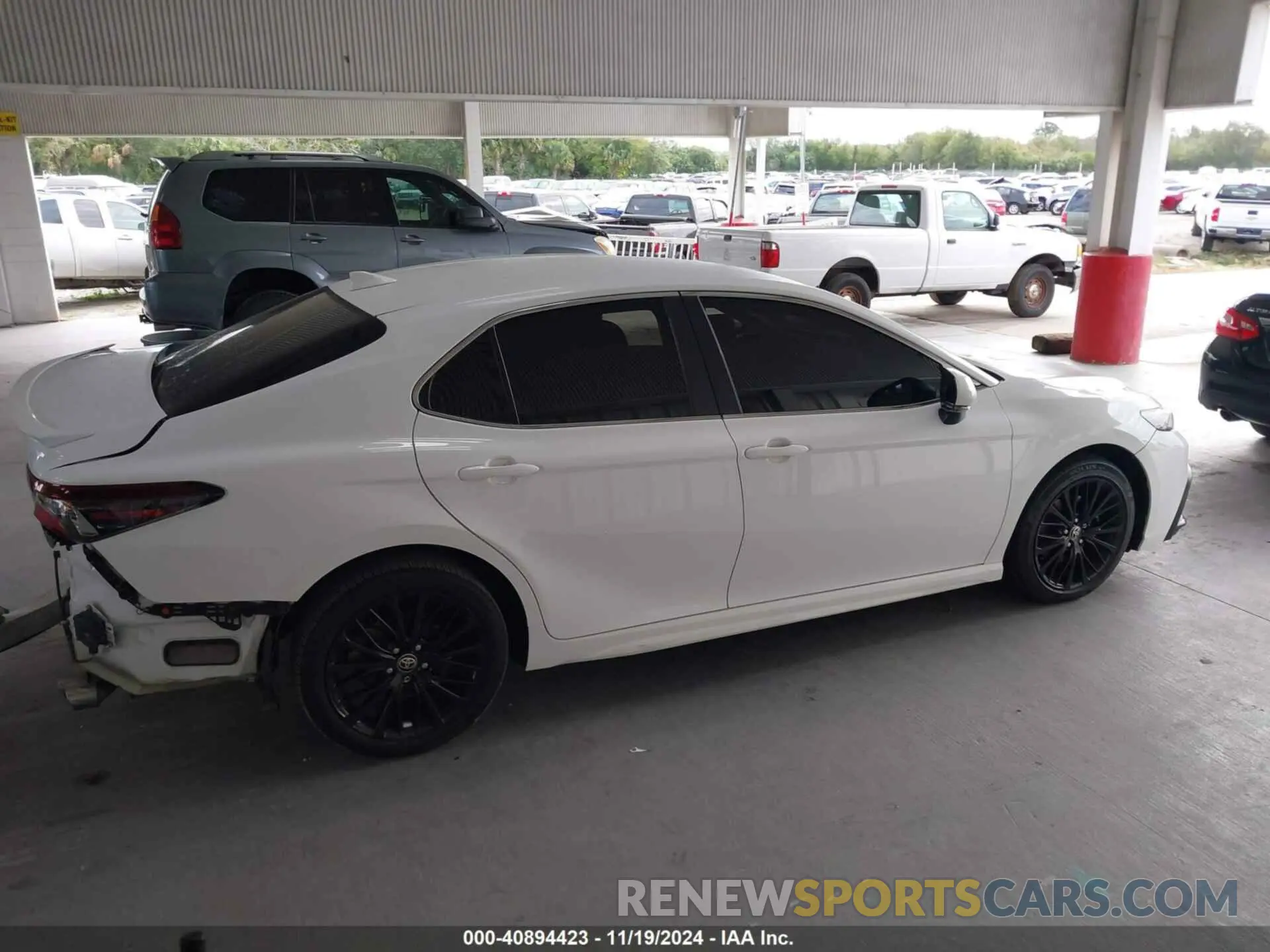 13 fotografías del automóvil dañado 4T1T11AKXNU642754 TOYOTA CAMRY 2022