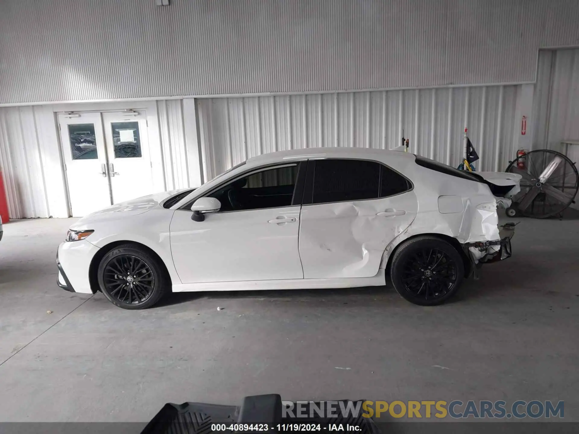 14 fotografías del automóvil dañado 4T1T11AKXNU642754 TOYOTA CAMRY 2022