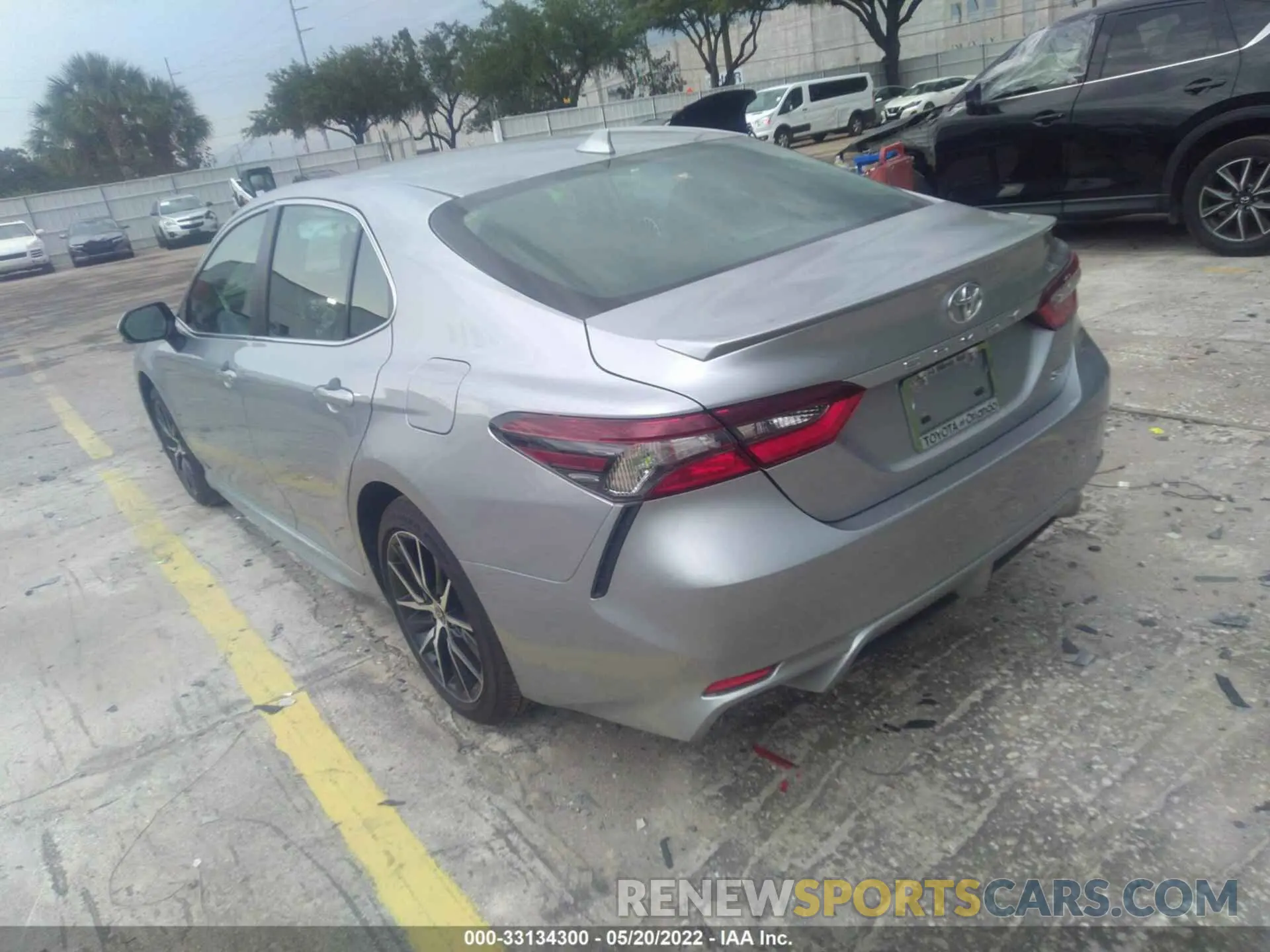 3 fotografías del automóvil dañado 4T1T11AKXNU676435 TOYOTA CAMRY 2022