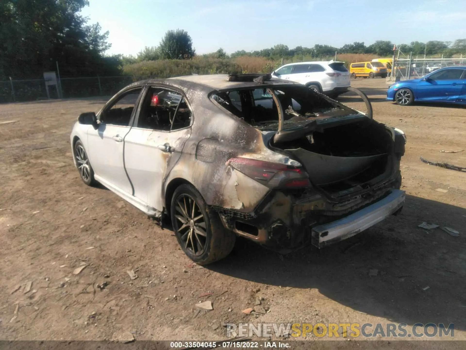 3 fotografías del automóvil dañado 4T1T11BK2NU051655 TOYOTA CAMRY 2022