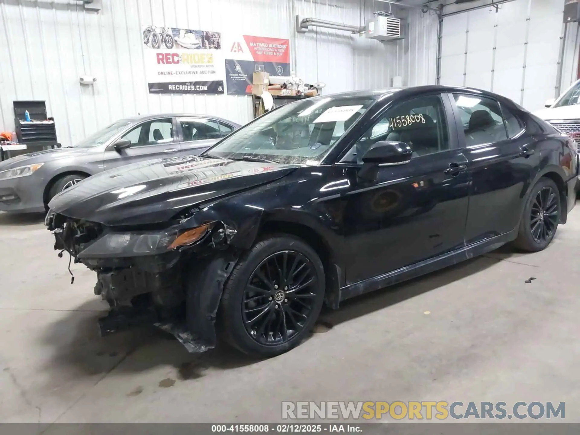 2 fotografías del automóvil dañado 4T1T11BK3NU068433 TOYOTA CAMRY 2022