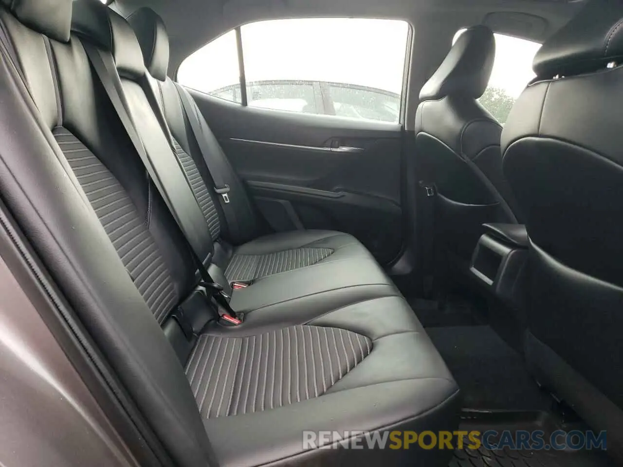 10 fotografías del automóvil dañado 4T1T11BK3NU071123 TOYOTA CAMRY 2022