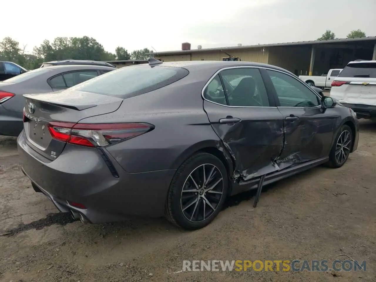 3 fotografías del automóvil dañado 4T1T11BK3NU071123 TOYOTA CAMRY 2022