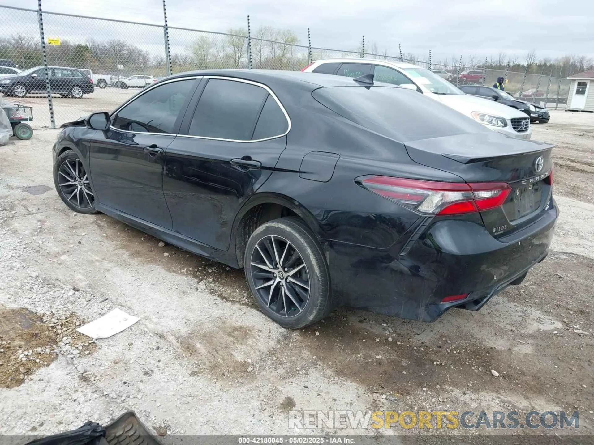 3 fotografías del automóvil dañado 4T1T11BK9NU047845 TOYOTA CAMRY 2022