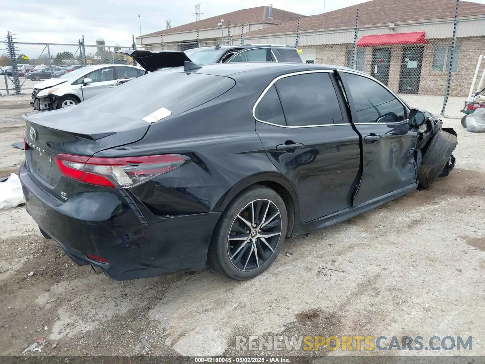 4 fotografías del automóvil dañado 4T1T11BK9NU047845 TOYOTA CAMRY 2022