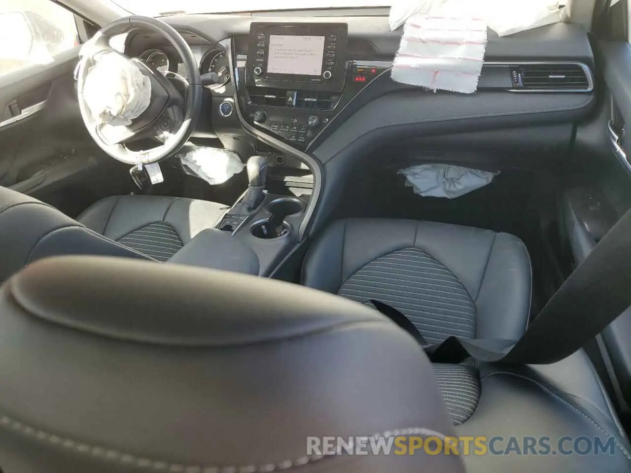8 fotografías del automóvil dañado 4T1T31AK6NU035440 TOYOTA CAMRY 2022