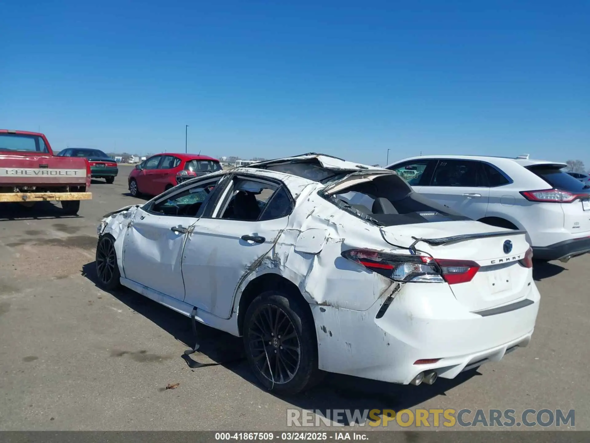 3 fotografías del automóvil dañado 4T1T31AK8NU033219 TOYOTA CAMRY 2022