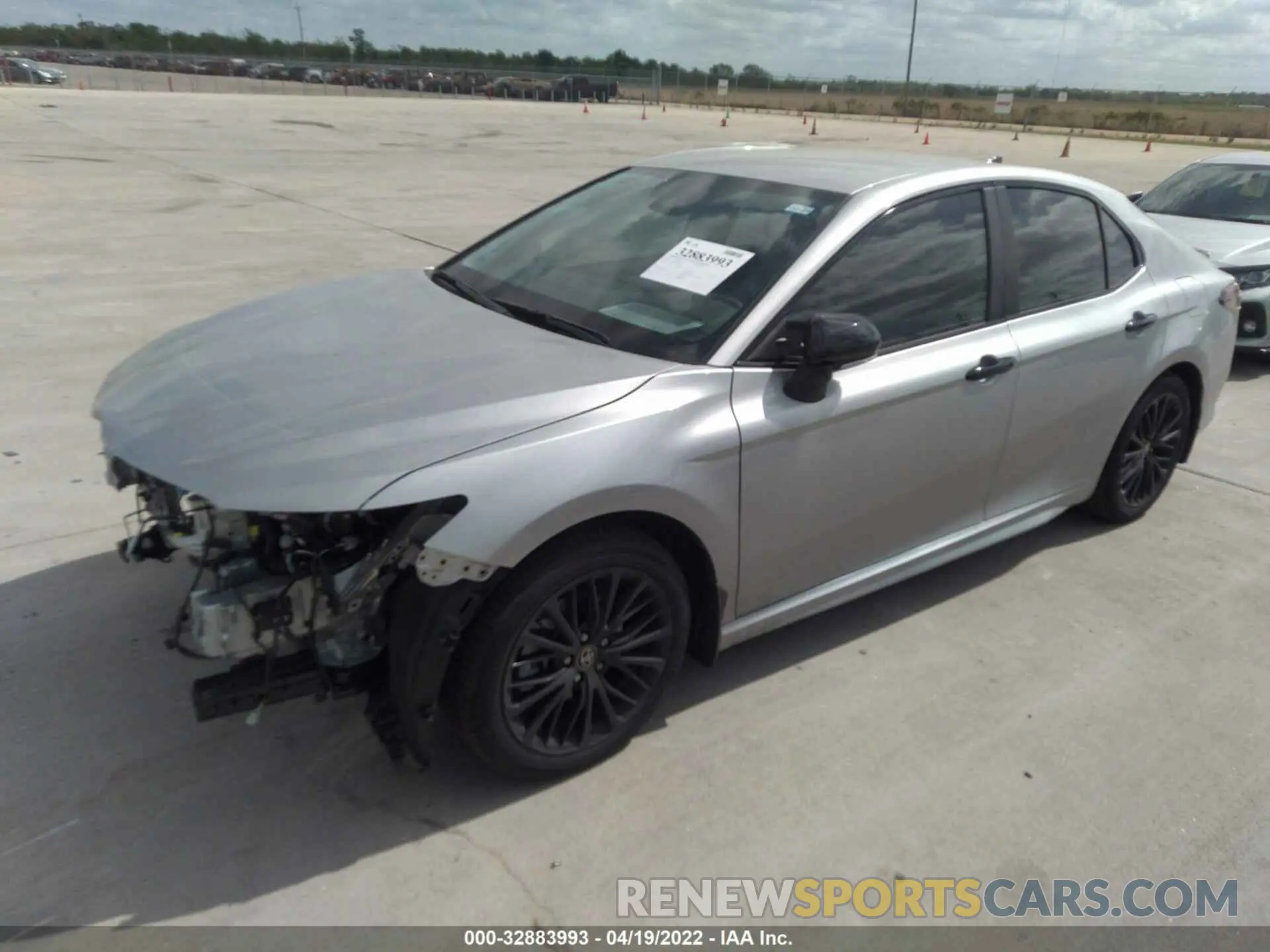 2 fotografías del automóvil dañado 4T1T31AK9NU037182 TOYOTA CAMRY 2022