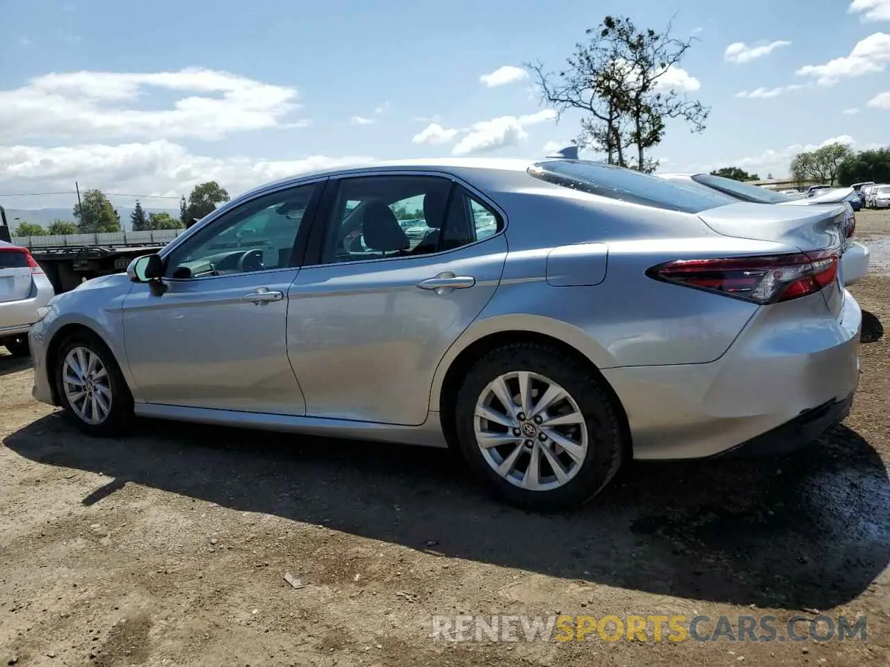 2 fotografías del automóvil dañado 4T1C11AK0PU129337 TOYOTA CAMRY 2023