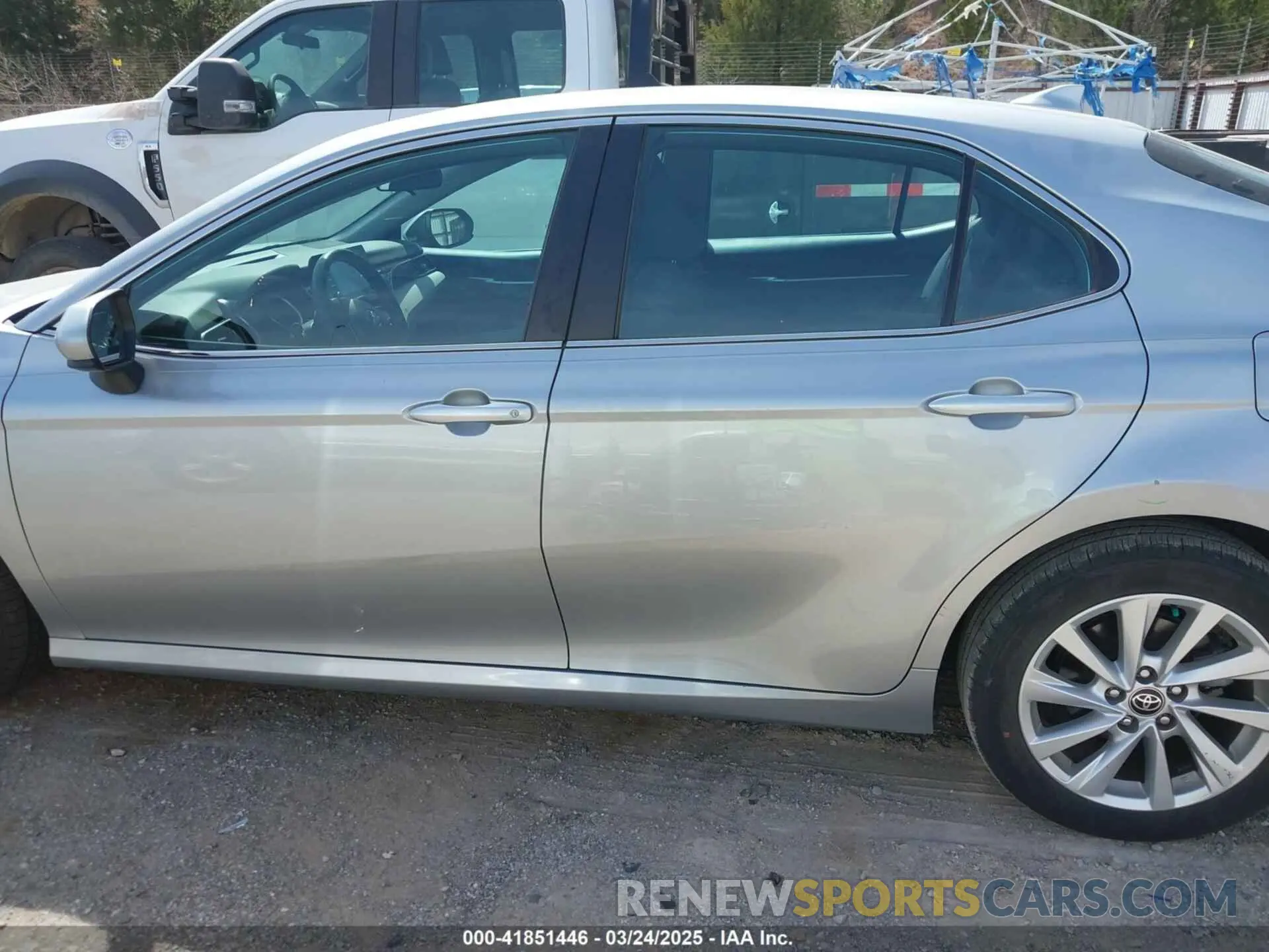 14 fotografías del automóvil dañado 4T1C11AK0PU167330 TOYOTA CAMRY 2023