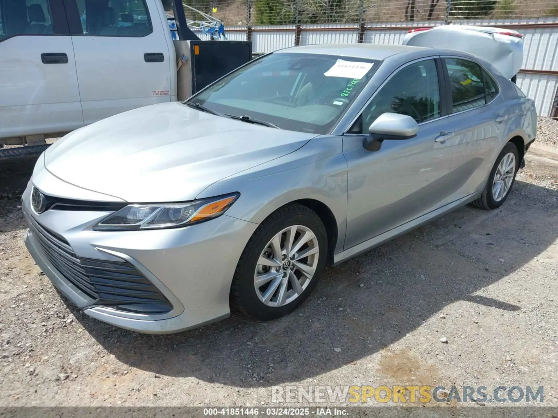 2 fotografías del automóvil dañado 4T1C11AK0PU167330 TOYOTA CAMRY 2023