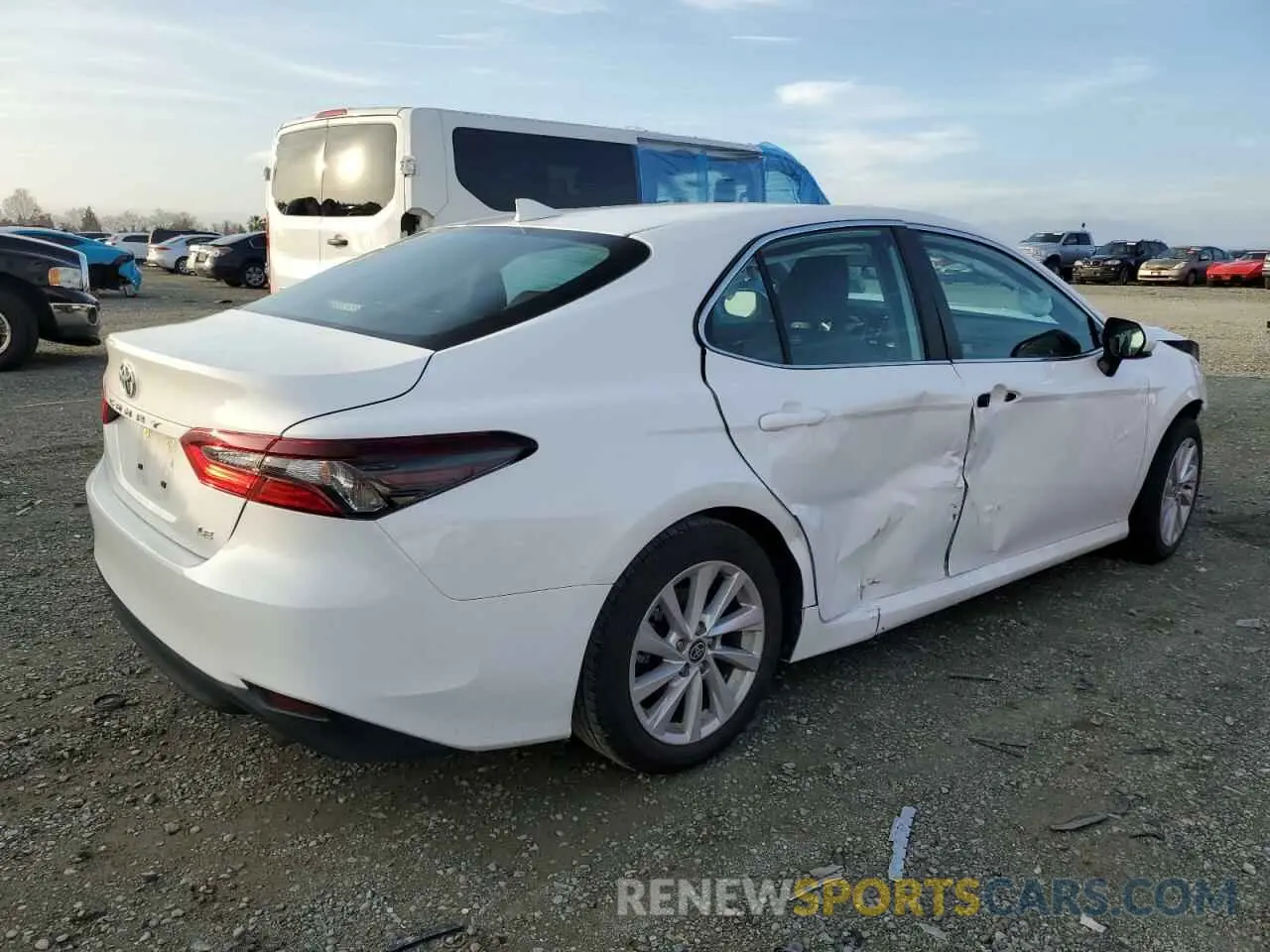 3 fotografías del automóvil dañado 4T1C11AK0PU801770 TOYOTA CAMRY 2023