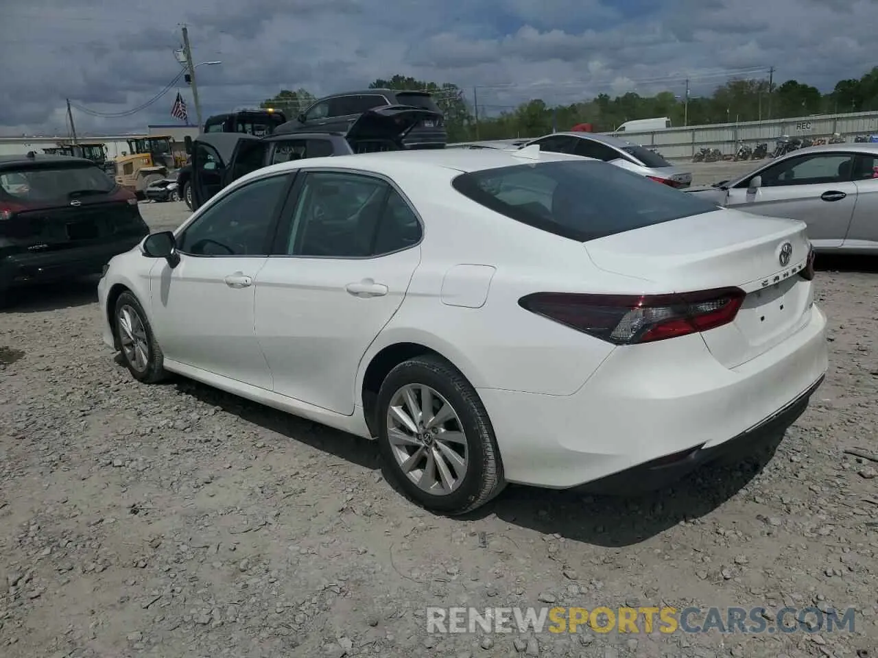 2 fotografías del automóvil dañado 4T1C11AK0PU824482 TOYOTA CAMRY 2023