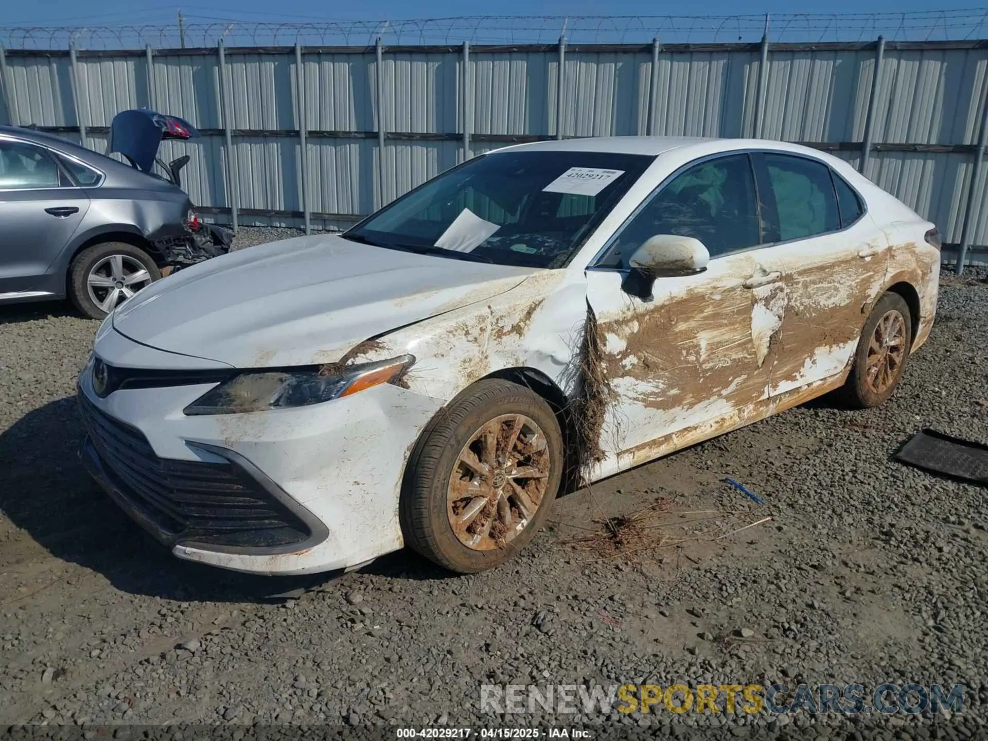 2 fotografías del automóvil dañado 4T1C11AK0PU830184 TOYOTA CAMRY 2023