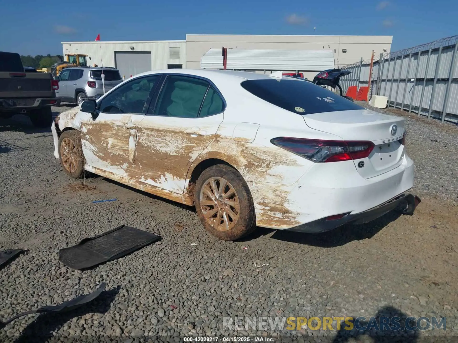 3 fotografías del automóvil dañado 4T1C11AK0PU830184 TOYOTA CAMRY 2023