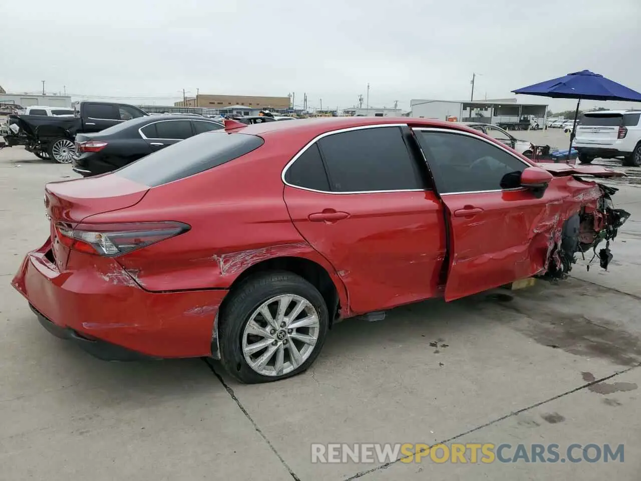 3 fotografías del automóvil dañado 4T1C11AK1PU109470 TOYOTA CAMRY 2023