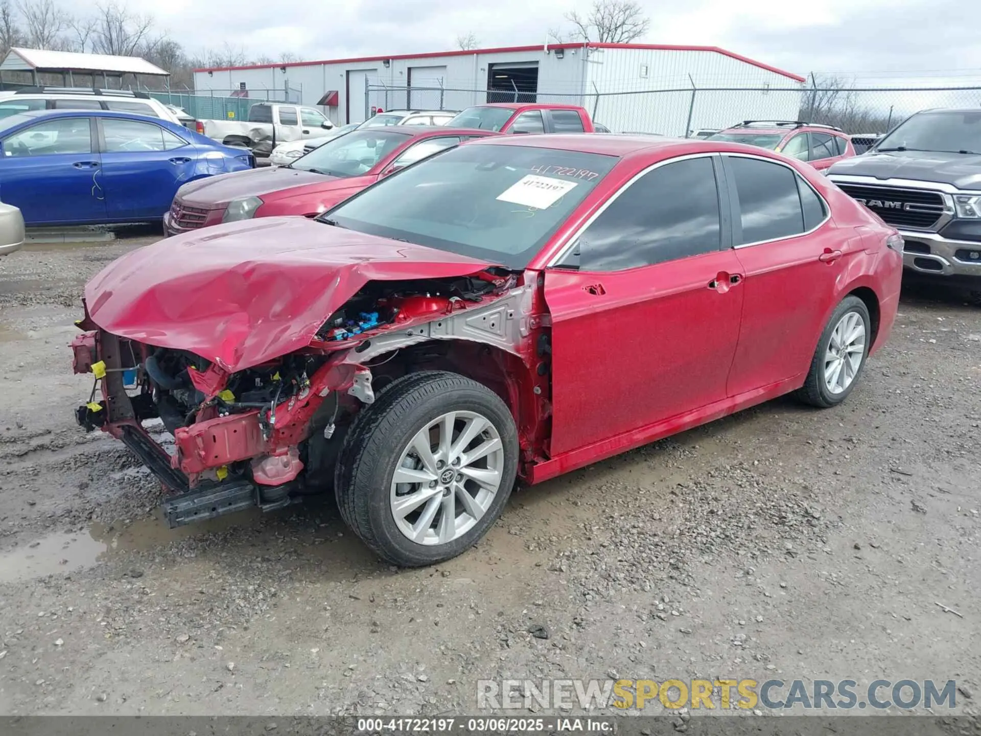 2 fotografías del automóvil dañado 4T1C11AK1PU137432 TOYOTA CAMRY 2023