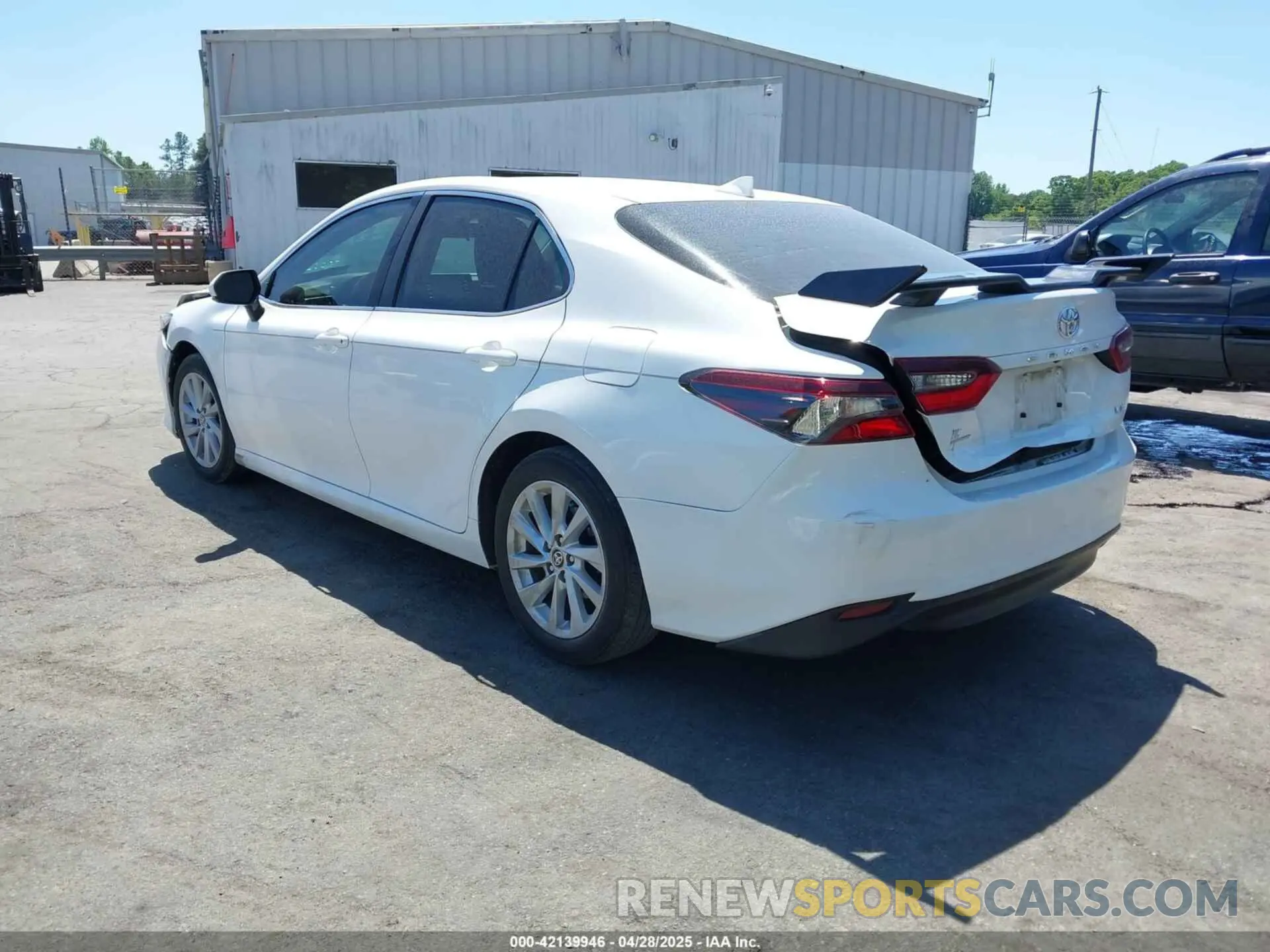 3 fotografías del automóvil dañado 4T1C11AK1PU160614 TOYOTA CAMRY 2023