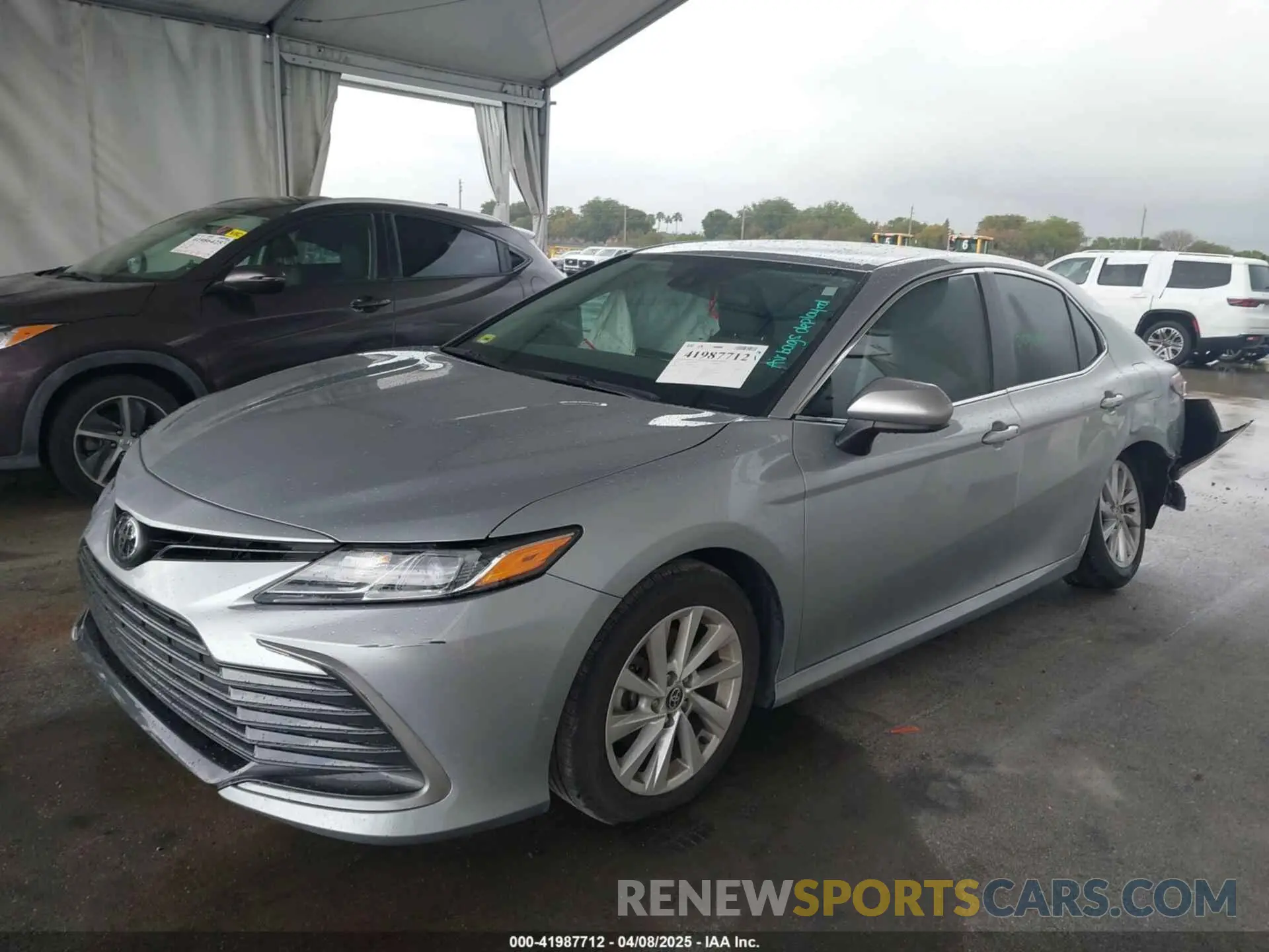 2 fotografías del automóvil dañado 4T1C11AK1PU186713 TOYOTA CAMRY 2023
