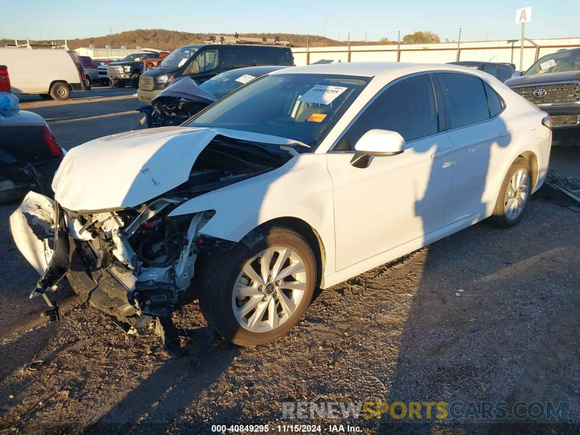 2 fotografías del automóvil dañado 4T1C11AK1PU760081 TOYOTA CAMRY 2023