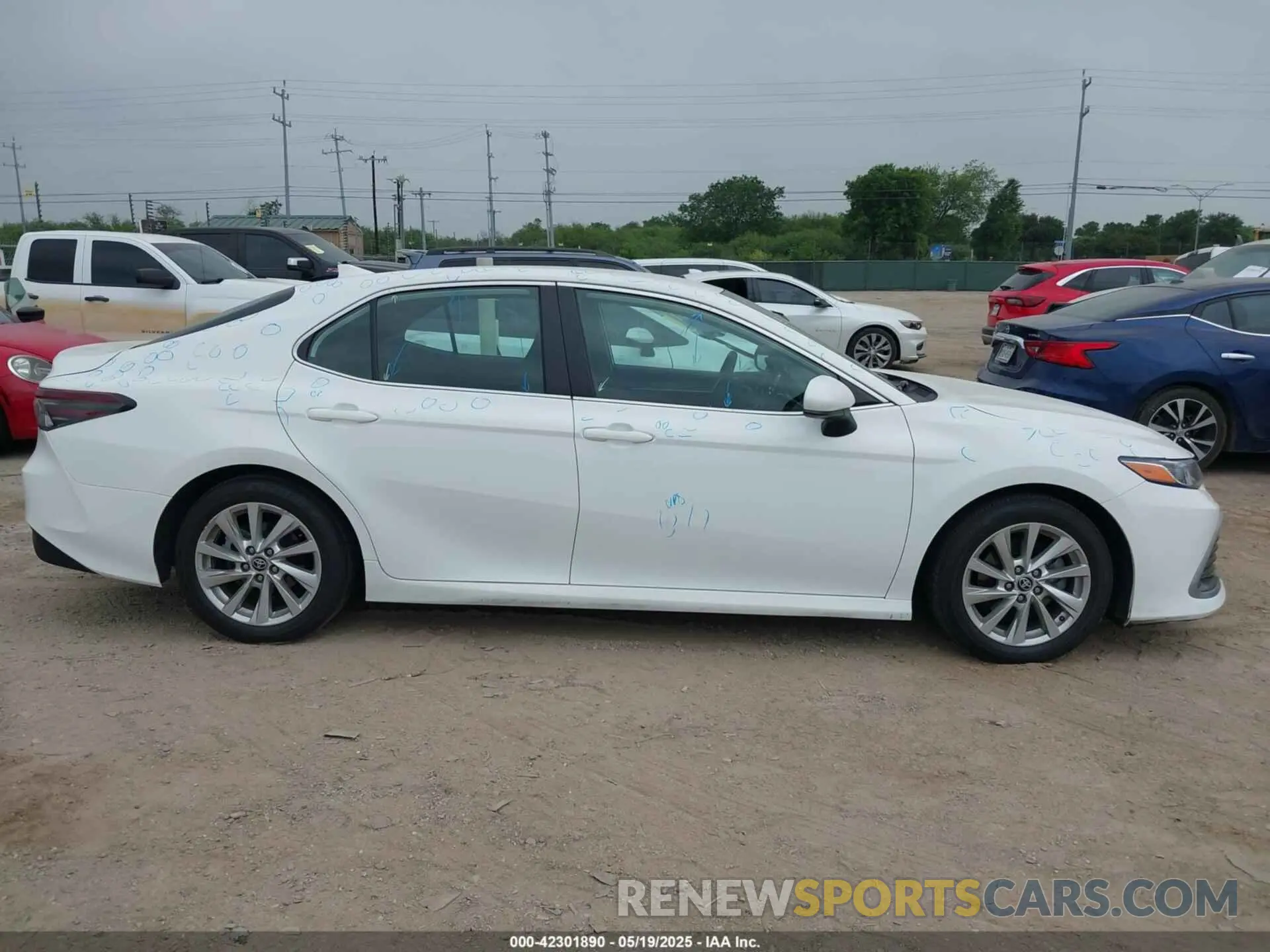 13 fotografías del automóvil dañado 4T1C11AK1PU770254 TOYOTA CAMRY 2023