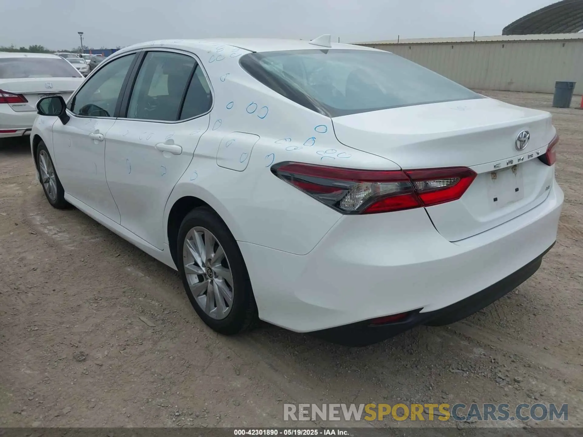 3 fotografías del automóvil dañado 4T1C11AK1PU770254 TOYOTA CAMRY 2023