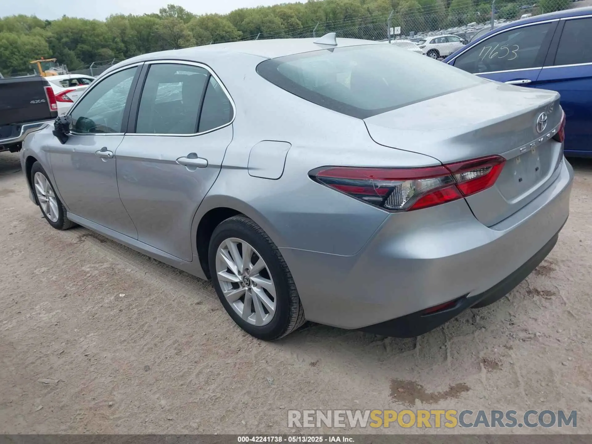 3 fotografías del automóvil dañado 4T1C11AK1PU834454 TOYOTA CAMRY 2023