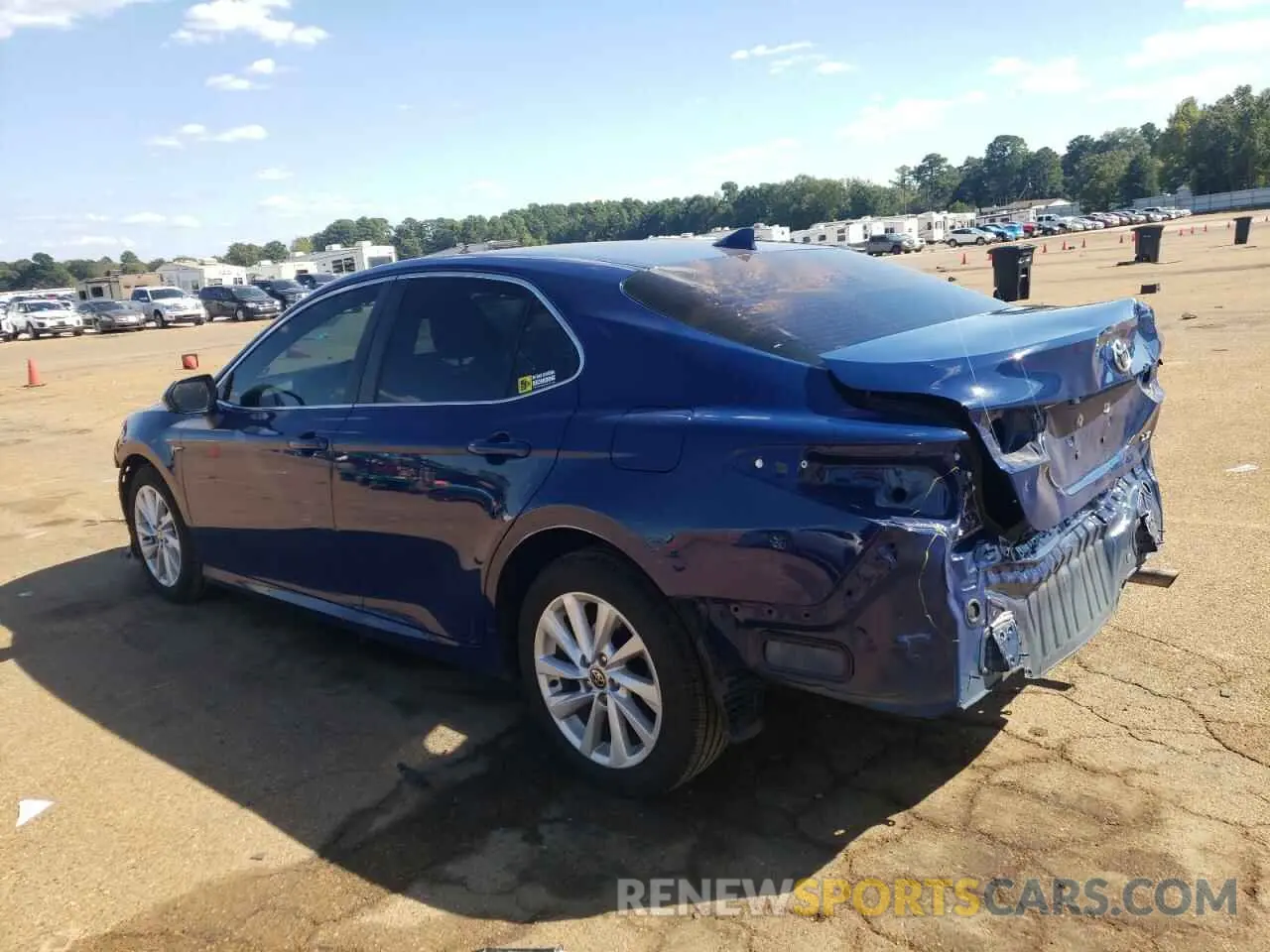2 fotografías del automóvil dañado 4T1C11AK2PU082649 TOYOTA CAMRY 2023