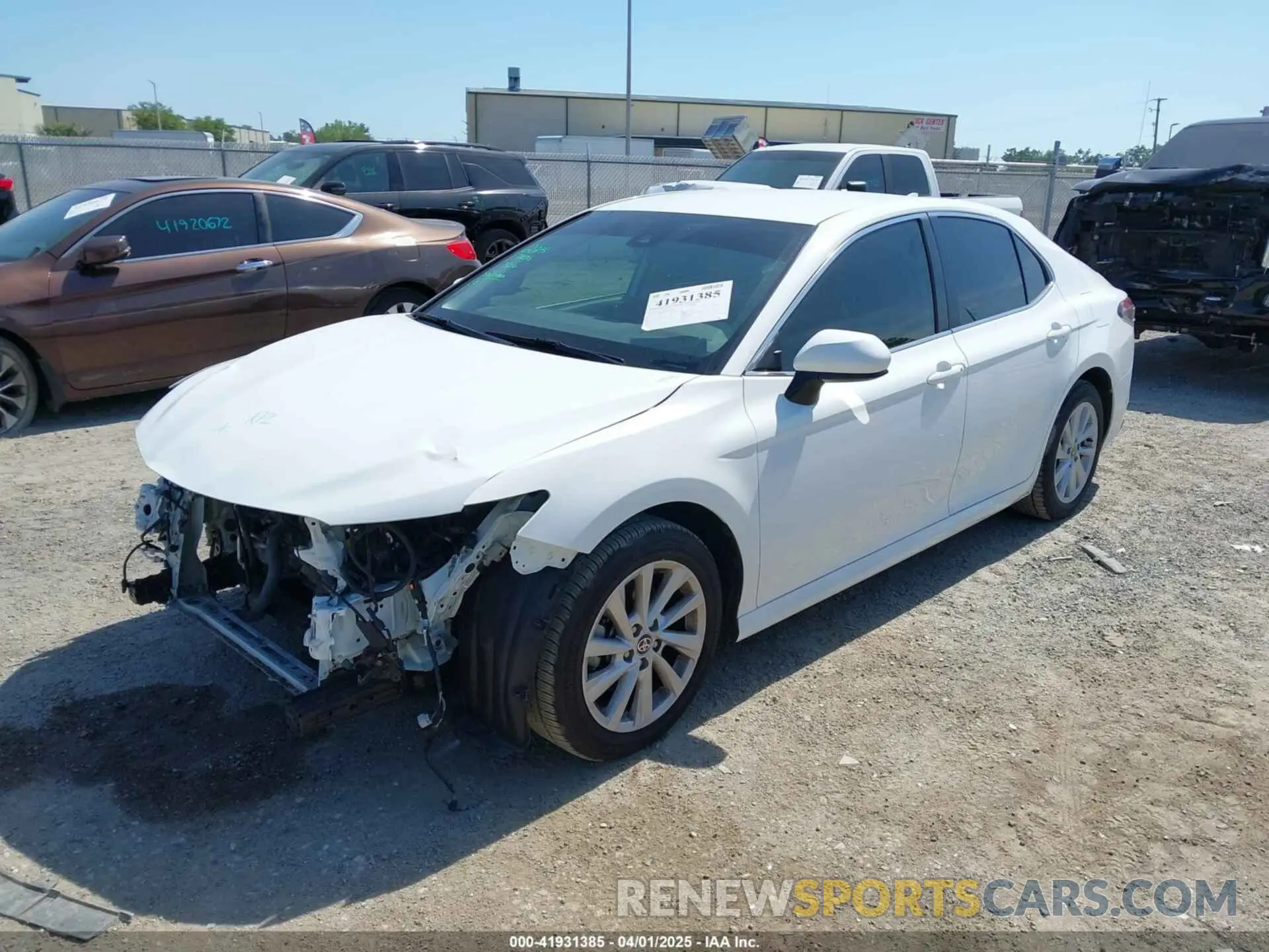 2 fotografías del automóvil dañado 4T1C11AK2PU086569 TOYOTA CAMRY 2023