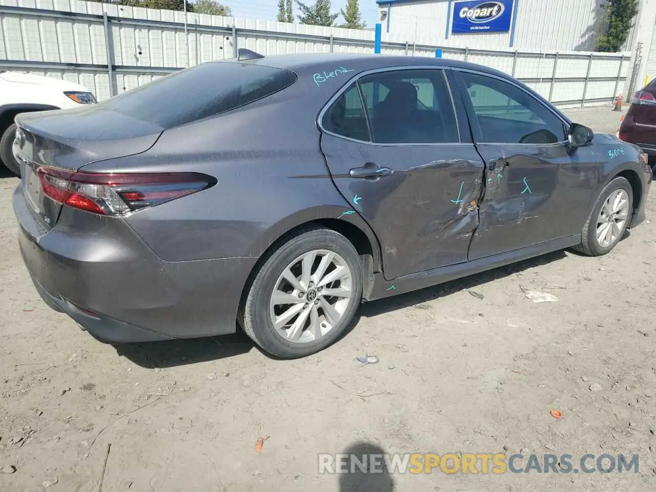 3 fotografías del automóvil dañado 4T1C11AK2PU090721 TOYOTA CAMRY 2023