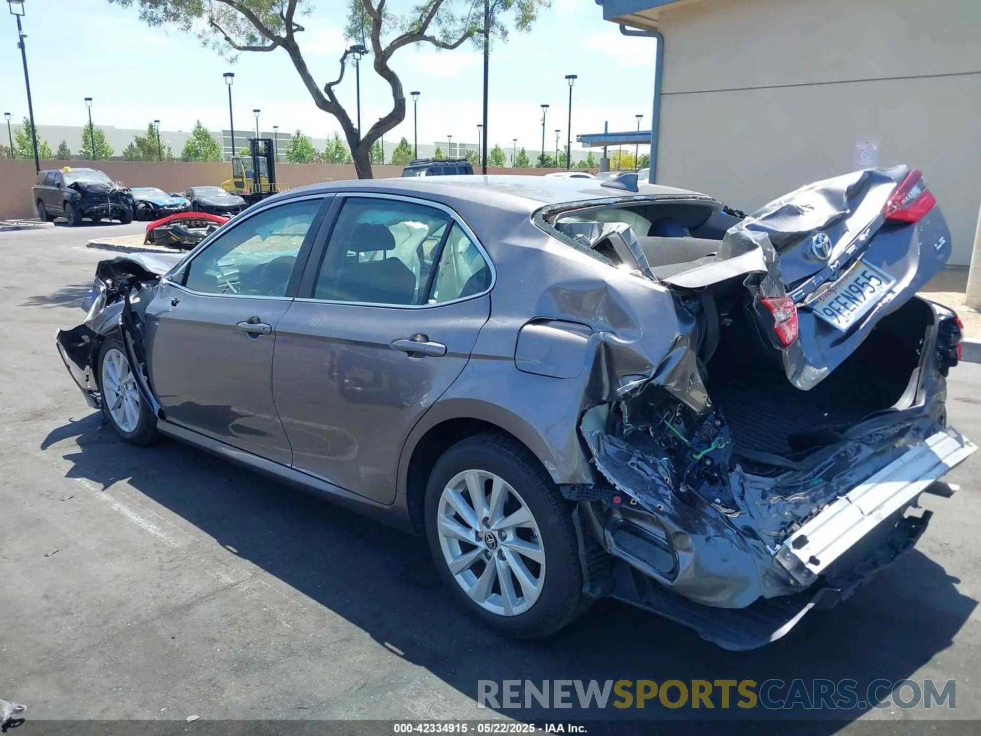 15 fotografías del automóvil dañado 4T1C11AK2PU117562 TOYOTA CAMRY 2023