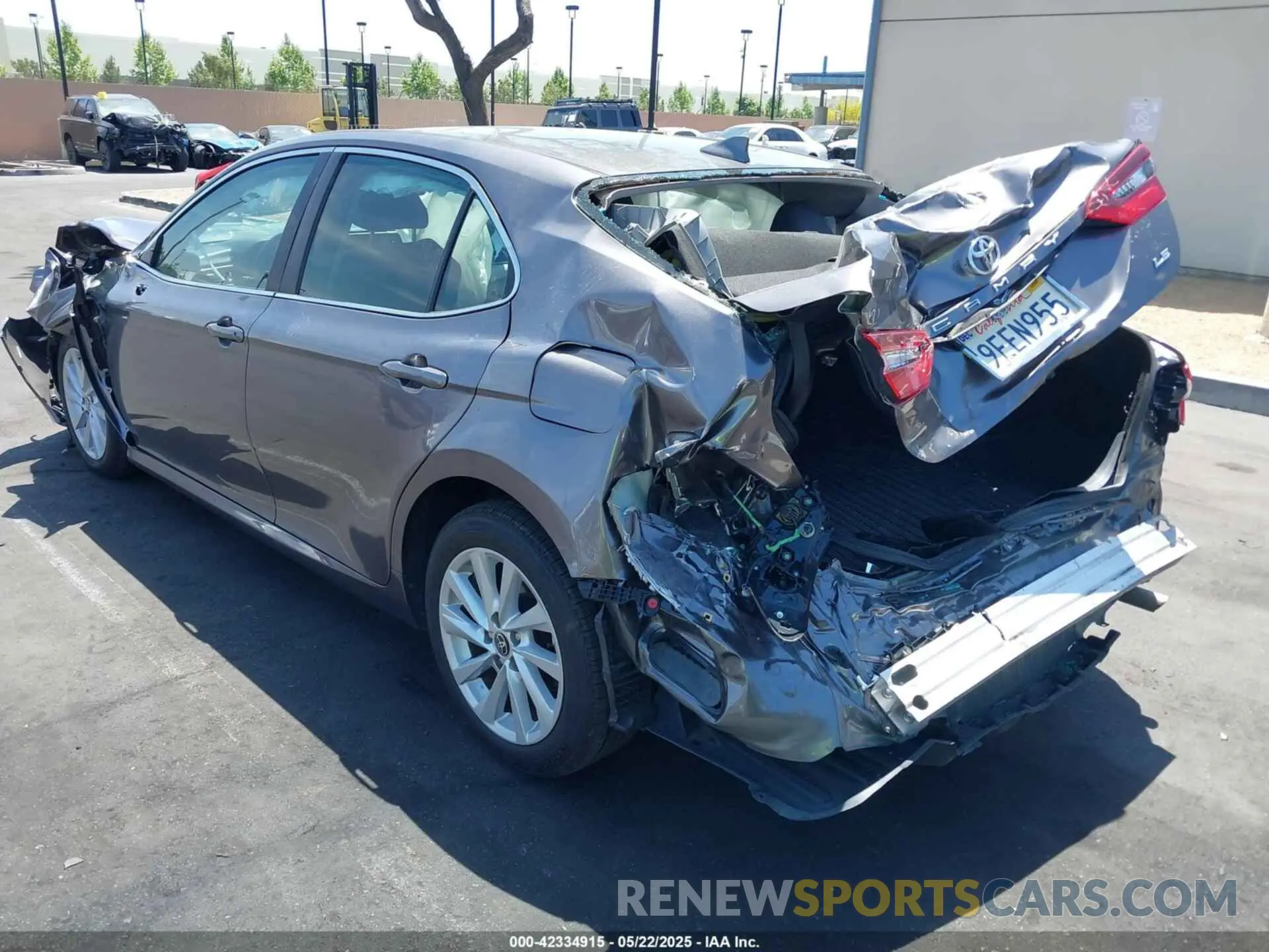 3 fotografías del automóvil dañado 4T1C11AK2PU117562 TOYOTA CAMRY 2023
