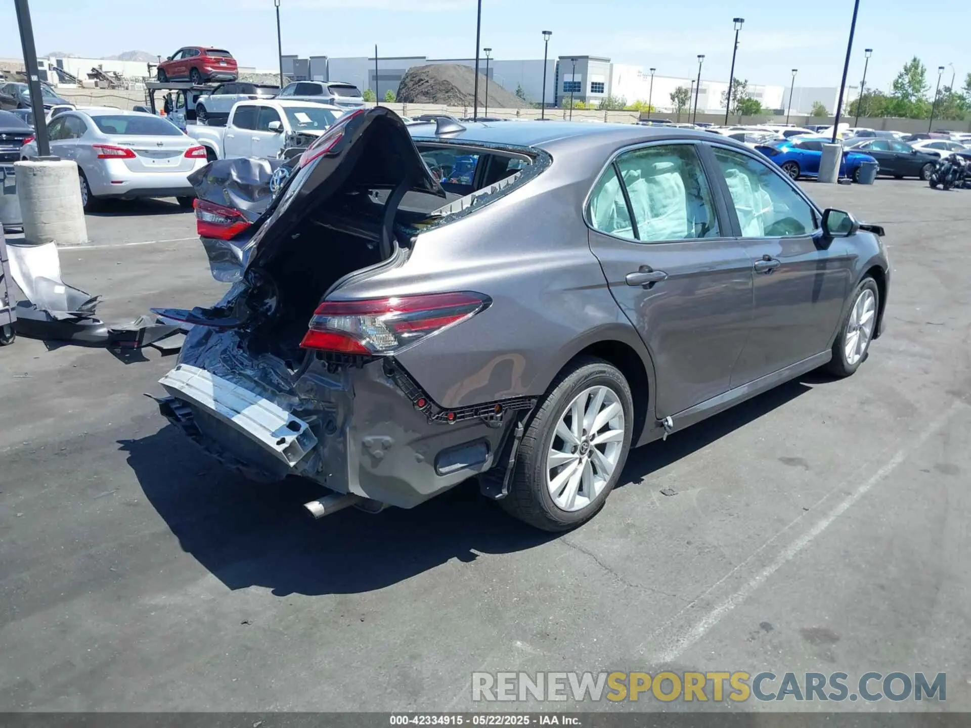 4 fotografías del automóvil dañado 4T1C11AK2PU117562 TOYOTA CAMRY 2023